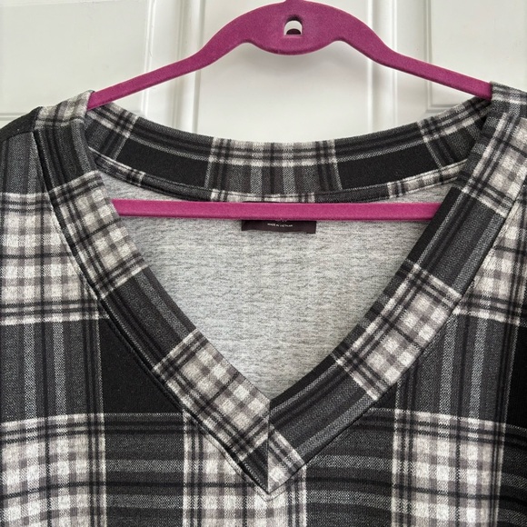 ❤️2/$15 or 3/$21❤️Lane Bryant Black/White Plaid Long Sleeve Top, Size 18/20 - Picture 7 of 10